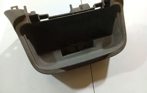 Glove box