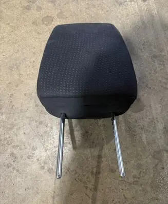 Honda CR-V Front seat headrest 