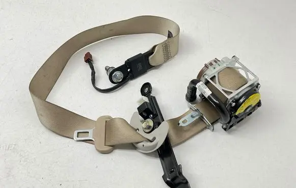 Subaru Legacy Front seatbelt GN77854 191511562165 19151188695