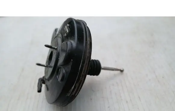 Skoda Octavia Mk1 (1U) Brake booster 1J1614105AA