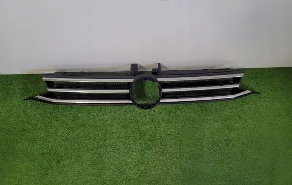 Volkswagen Touran III Front bumper upper radiator grill 5TA853651