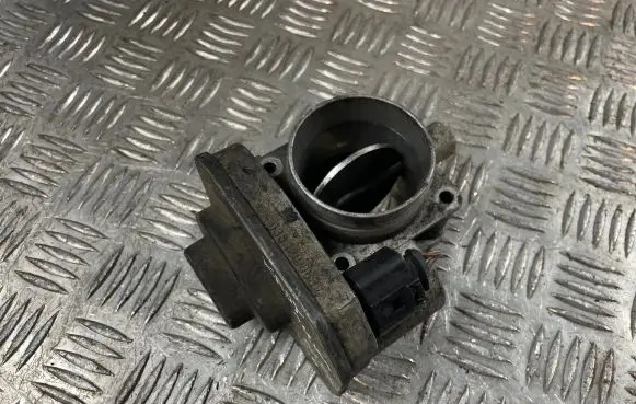 Volkswagen Caddy Throttle valve 038128063c