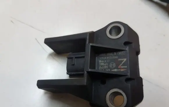 Lexus IS 220D-250-350 Airbag deployment crash/impact sensor 8917353040