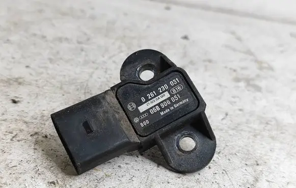 Volkswagen Polo Air pressure sensor 06B906051 0261230031 21033A99
