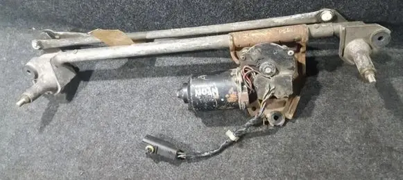 Chrysler Neon I Front wiper linkage and motor