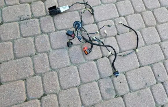 Opel Corsa D Front door wiring loom 13252894