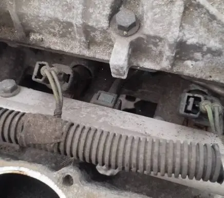 Volvo S40 Fuel main line pipe