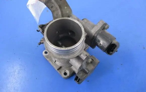 Renault Megane I Throttle body valve 7700861679J