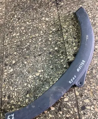 Renault Master II Front arch trim 8200197168