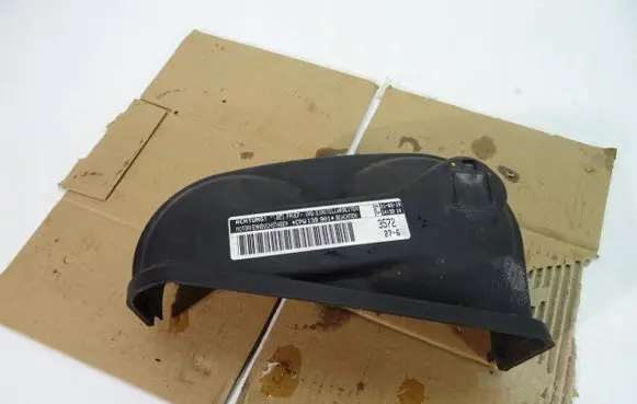 Volkswagen PASSAT B8 Timing belt guard (cover) 04L103404AE