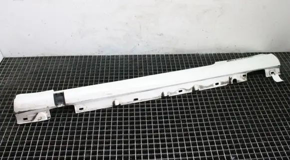 Mercedes-Benz E A207 Sill A2076900940