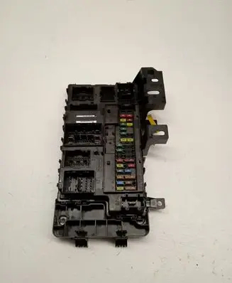 Ford Mustang VI Fuse module GR3T15604