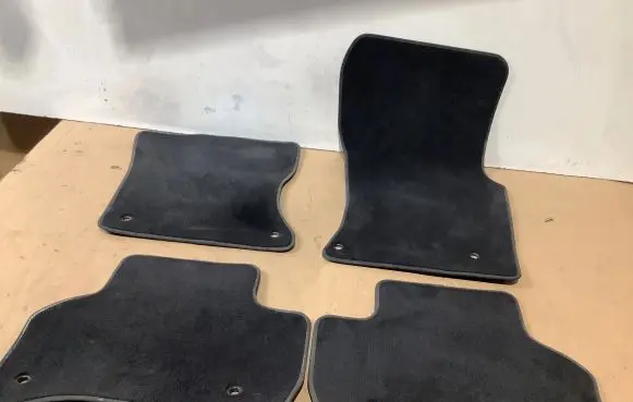 Jaguar XE Car floor mat set HX73130A22AA HX73130A22A