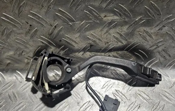 Volkswagen PASSAT B3 Wiper control stalk 357953503A