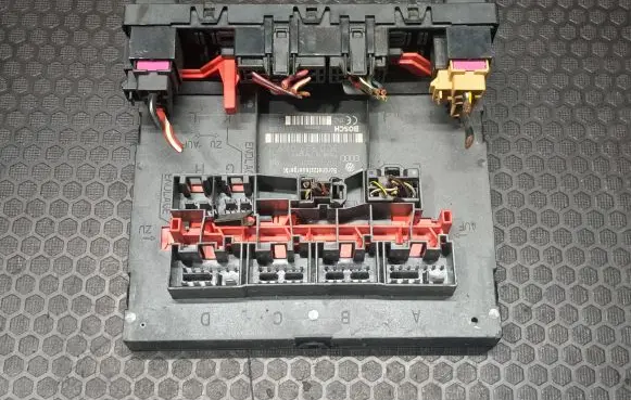 Volkswagen PASSAT B6 Comfort/convenience module 3C0937049J