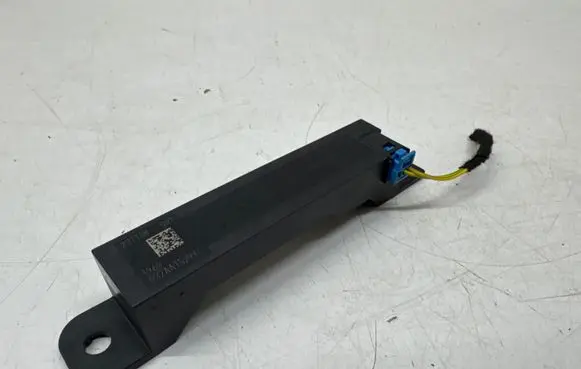 Mercedes-Benz GLB x247 Interior comfort aerial antenna A1679050901