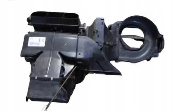 Volkswagen Polo IV 9N3 Interior heater climate box assembly 