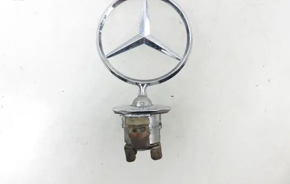 Mercedes-Benz S W221 Manufacturer badge logo/emblem 