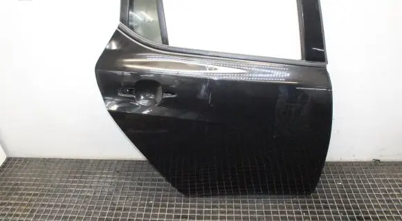 Nissan Leaf II (ZE1) Rear door
