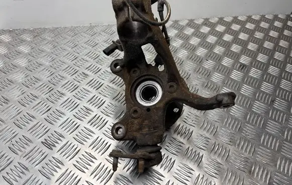 Front wheel hub
