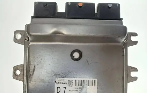 Nissan Qashqai+2 Engine control unit/module A56D92 41715477