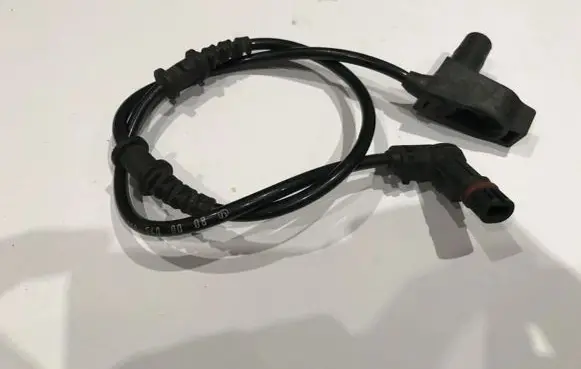 Mercedes-Benz A W168 ABS brake wheel speed sensor a1685400008