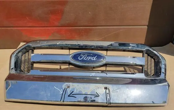 Ford Ranger Front bumper upper radiator grill EB3B8350A