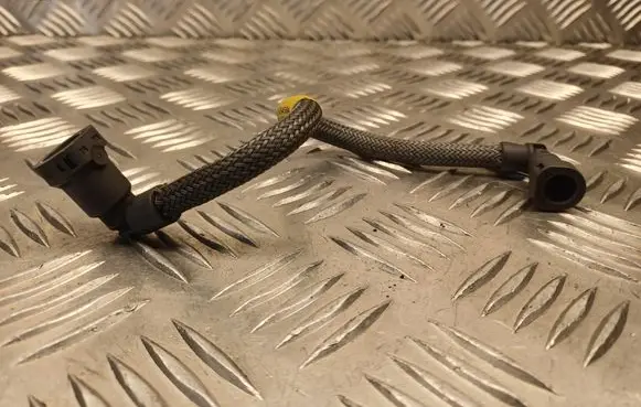 Opel Vivaro Fuel line/pipe/hose 8201064584