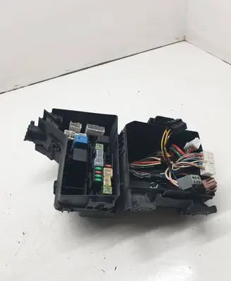 Nissan Qashqai Fuse box set 24383JD00A 319136024