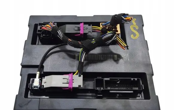 Audi A5 8T 8F Comfort/convenience module 8K0907064DQ