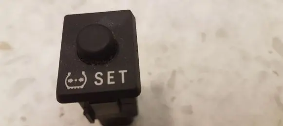 Toyota Prius (XW20) Other switches/knobs/shifts 15A257