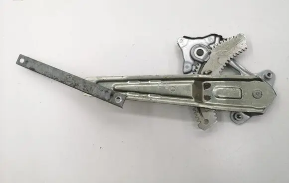 Rear window lifting mechanism without motor