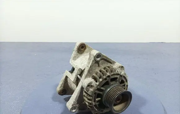 Chevrolet Cruze Generator/alternator 13502595