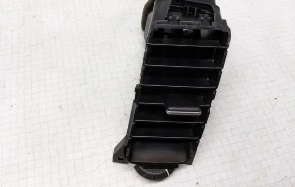 Nissan Primera Dashboard side air vent grill/cover trim A1007034 Y00301
