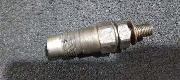 Nissan Sunny Fuel injector 71B1361 71-B1361
