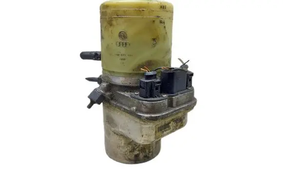 Volkswagen Polo Power steering pump 6Q0423371