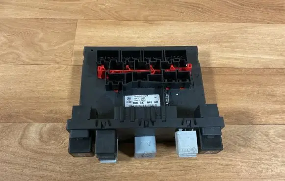Volkswagen Golf V Comfort/convenience module 3C0937049AH F005V00660