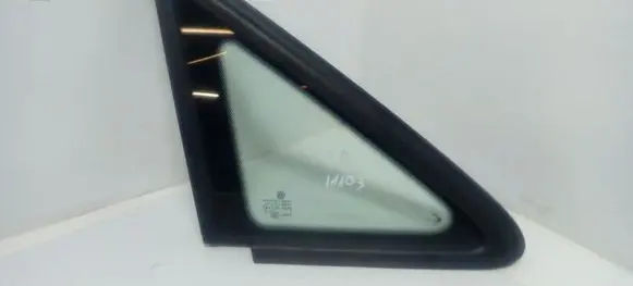 Volkswagen Touran I Front triangle window/glass 