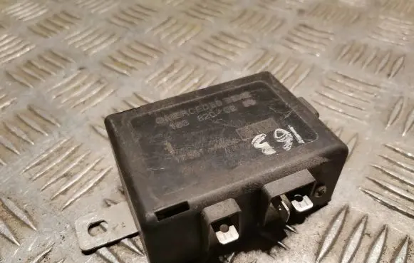 Mercedes-Benz ML W163 Aerial antenna amplifier 1638200289