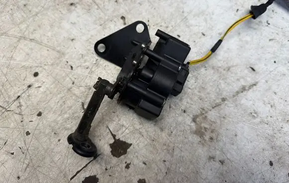Volkswagen Sharan Vent window/glass motor 95VWA29740AH