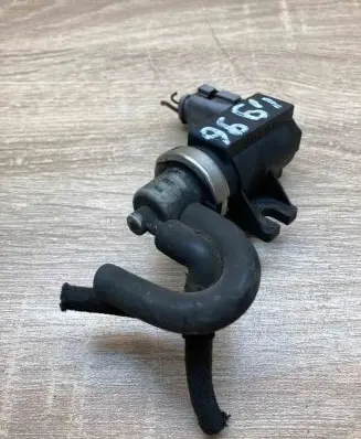 Audi A6 S6 C5 4B Turbo solenoid valve 8E0906627