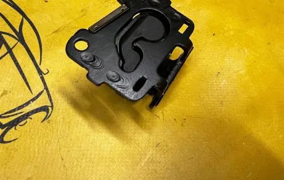 Porsche Macan (95B) Bracket in trunk/boot 95B861688