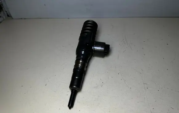 Dodge Caliber Fuel injector 03G130073G 0414720404