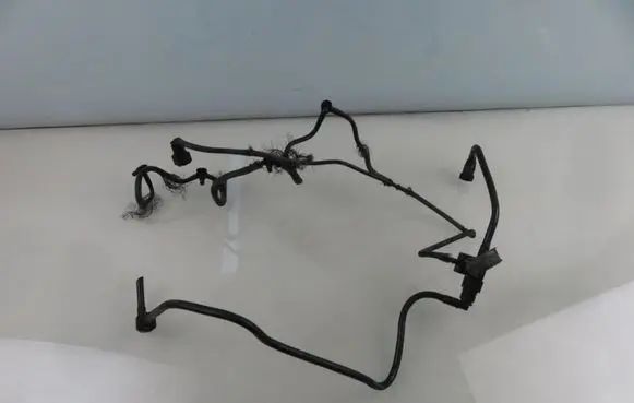 Opel Vivaro Fuel injector supply line/pipe 