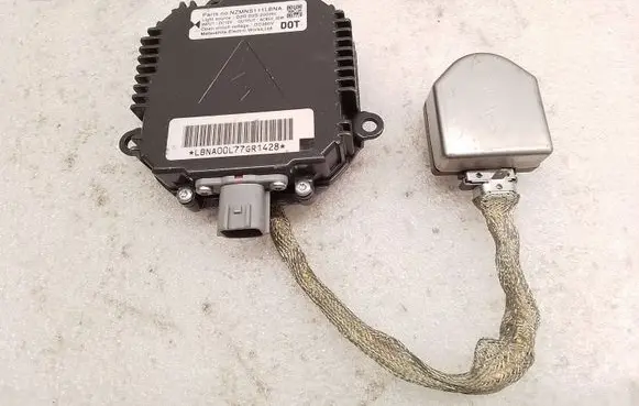 Headlight ballast module Xenon