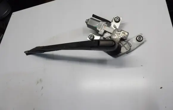 Infiniti FX Rear window wiper motor