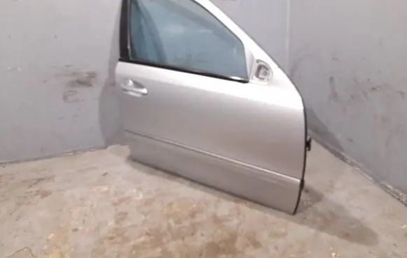 Mercedes-Benz E W211 Front door 2117201405 A2117201405