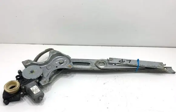 Toyota Auris E180 Front door window regulator with motor 8570202020