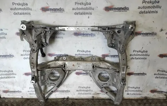 BMW 5 G30 G31 Front subframe 686110613