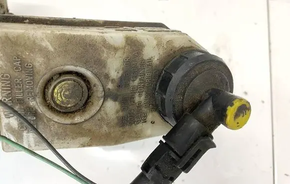Renault Megane I Brake fluid reservoir 7700436913 7700828034